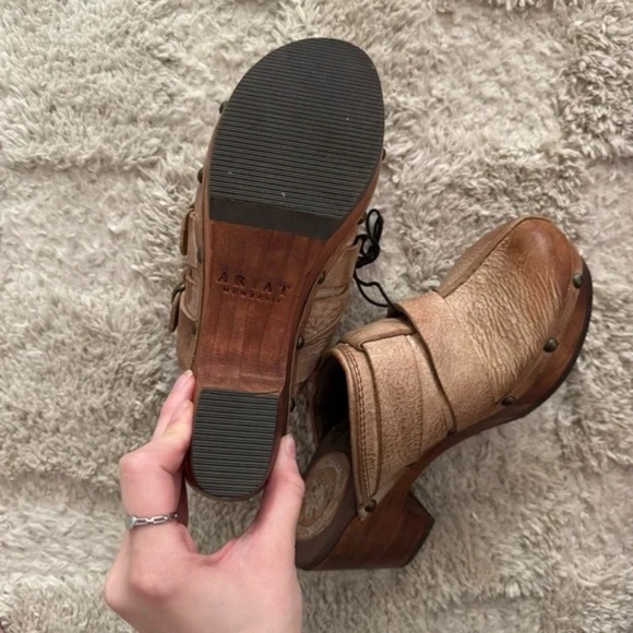 ARIAT Bridlespur Mule Clogs - Picture 5 of 7